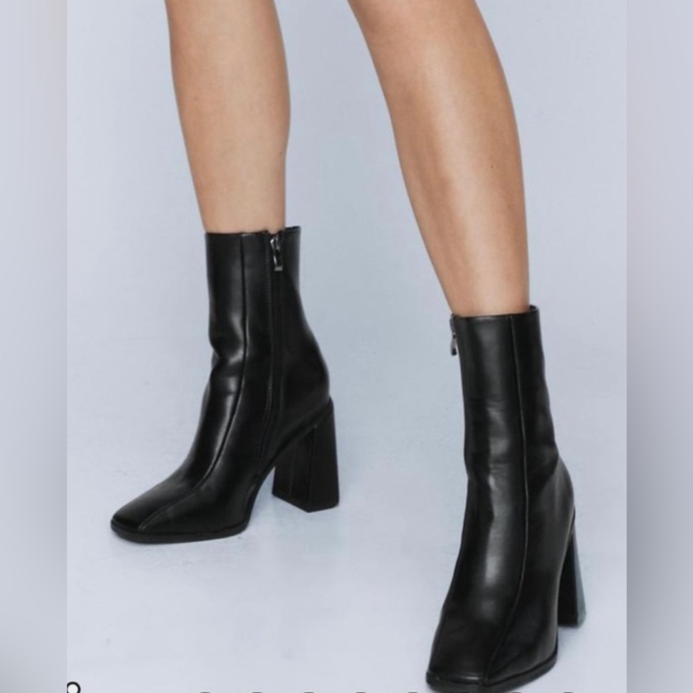 Nasty Gal womens Flare for Dramatics Patent Square Toe Boots Black low calf Sz 5